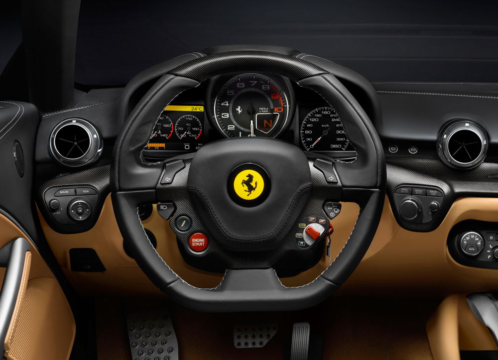 Салон и рулевое колесо Ferrari F12 Berlinetta