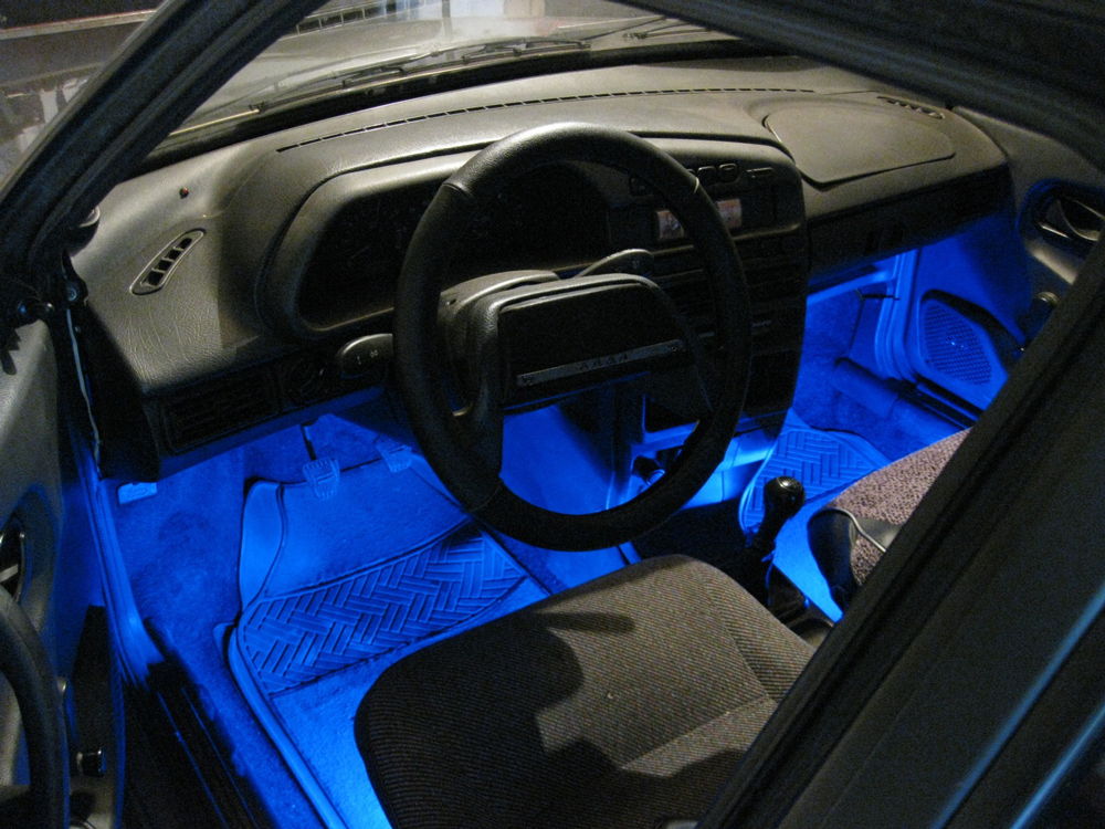 Lada с подсветкой ног в салоне