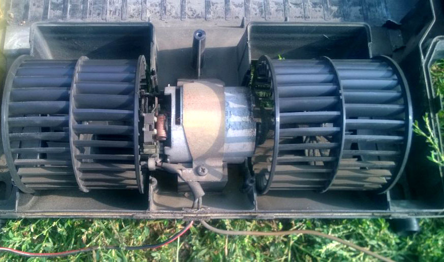 Электродвигатель отопителя Ford Escort