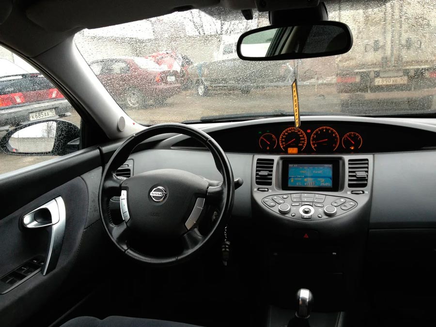 Салон Nissan Primera