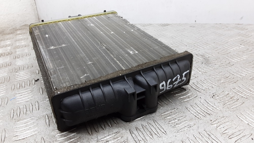 Радиатор печки от Мерседес W124