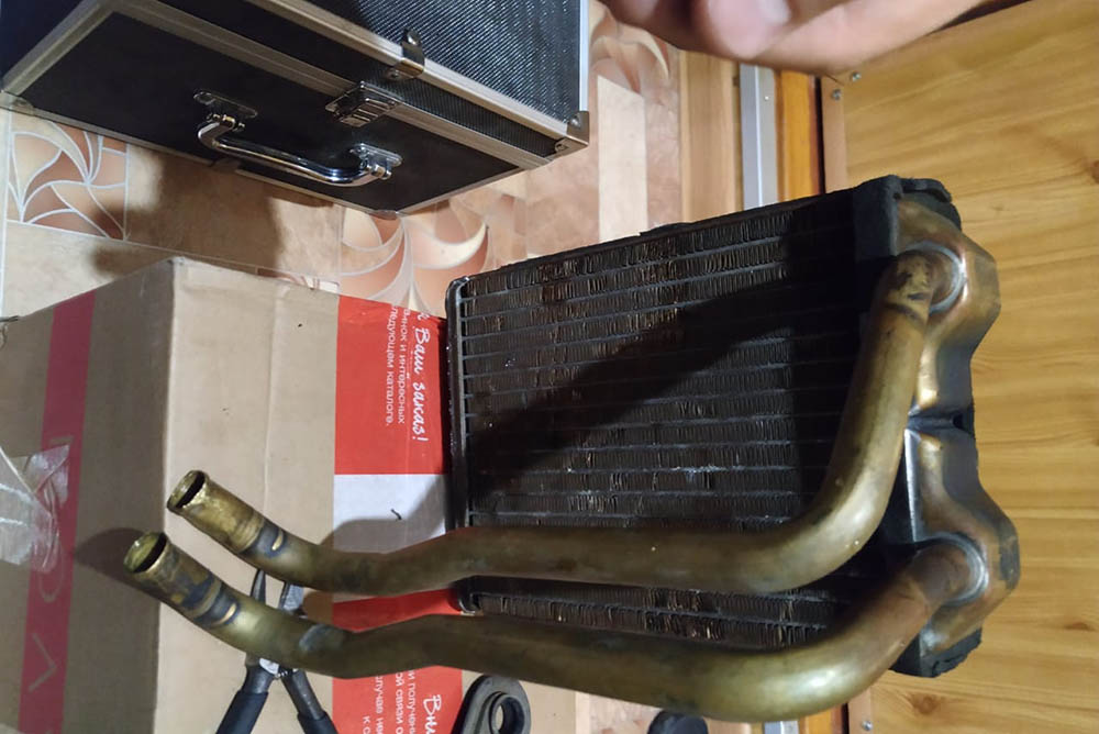 Радиатор печки из Honda Odyssey