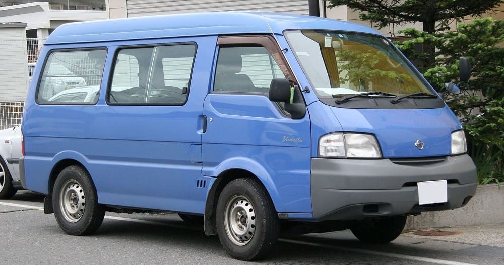 Nissan Vanette голубого цвета